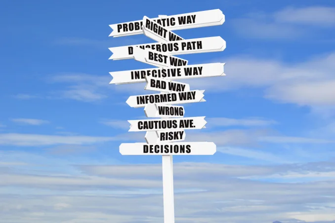 Signpost shows best options vs bad choices
