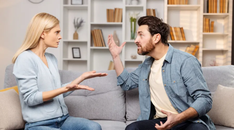 What Does a Toxic Relationship Look Like_